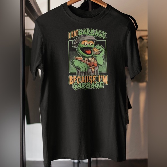 Oscar The Grouch - I Eat Garbage Because I’m Garbage - Men’s Black Tee NWT - Picture 1 of 2